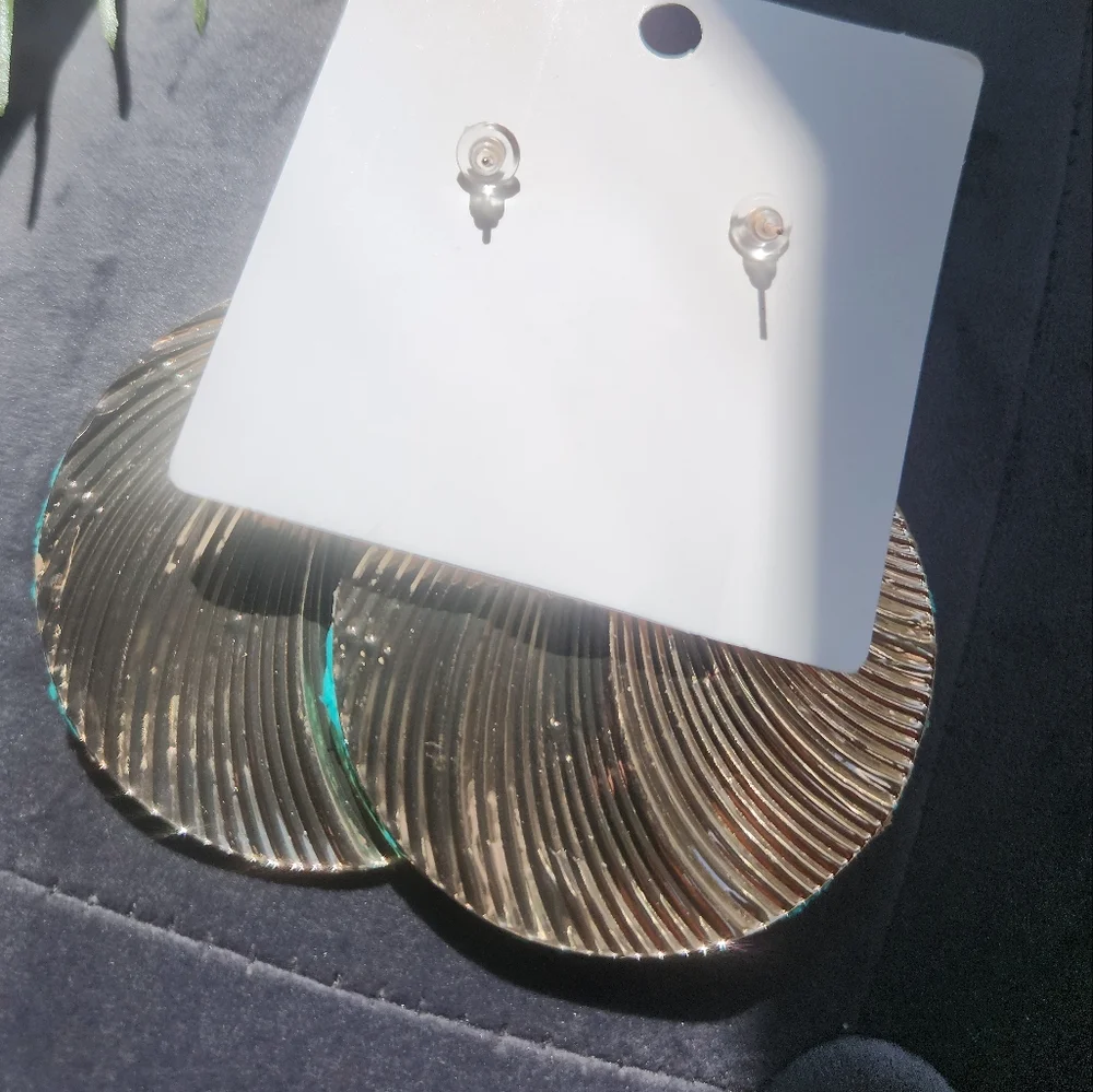 Circle Twine & Teal Earrings - Picture 3 of 10